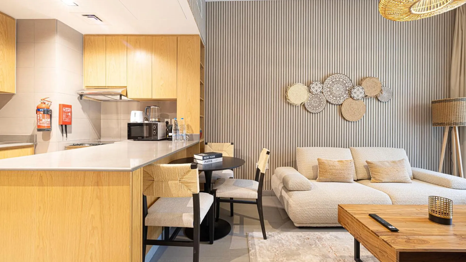 1Bhk Poolview Apartment With Balcony - Timber Retreat Sharjah Forenede Arabiske Emirater